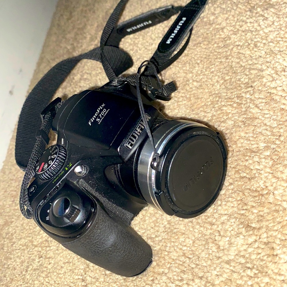 COPY - FujiFilm FinePix S700 Camera